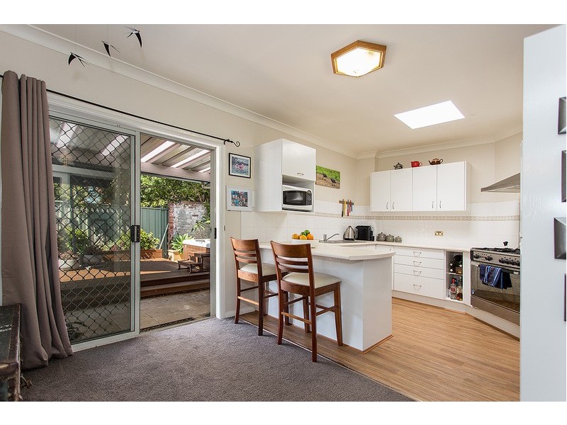 17 Lindsay Street, Hamilton NSW 2303