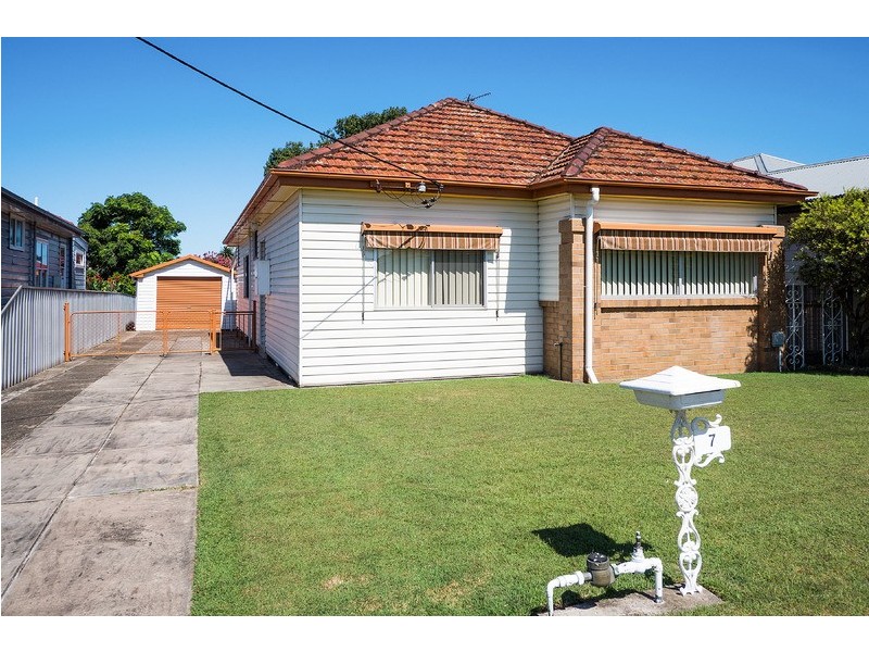 7 Gardiner Street, Mayfield NSW 2304