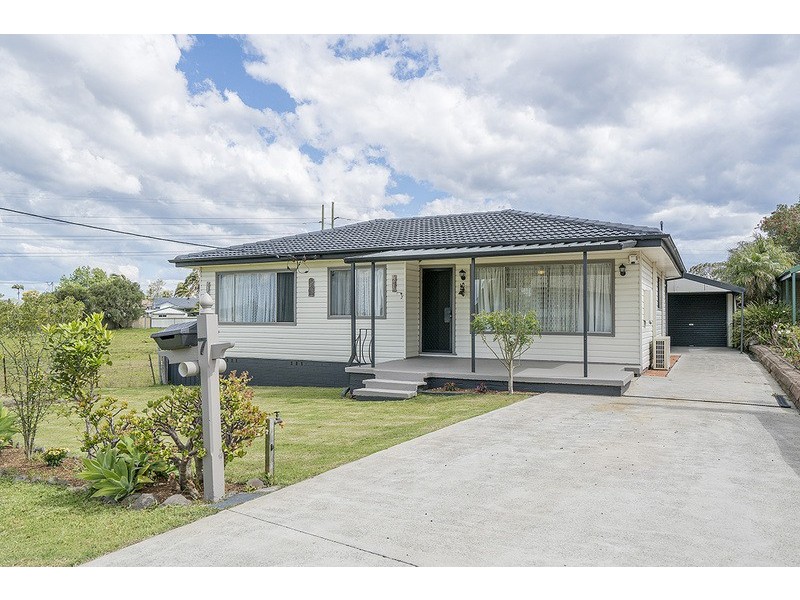 7 Peewee Close, Woodberry NSW 2322