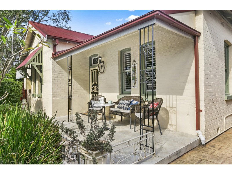 9 Young Street, Georgetown NSW 2298
