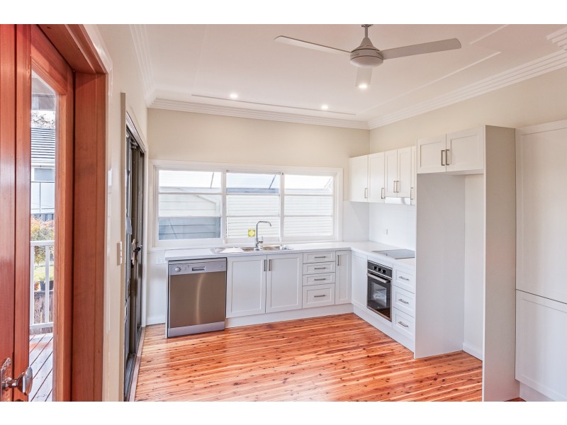 77 Crescent Road, Waratah NSW 2298