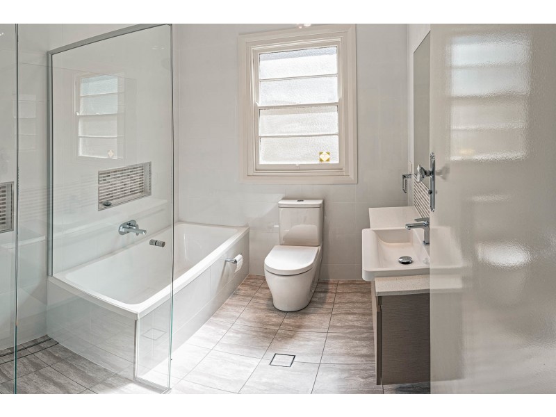 77 Crescent Road, Waratah NSW 2298