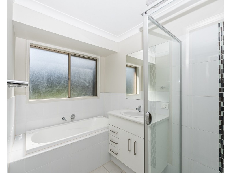 3 Shirara Close, Cameron Park NSW 2285