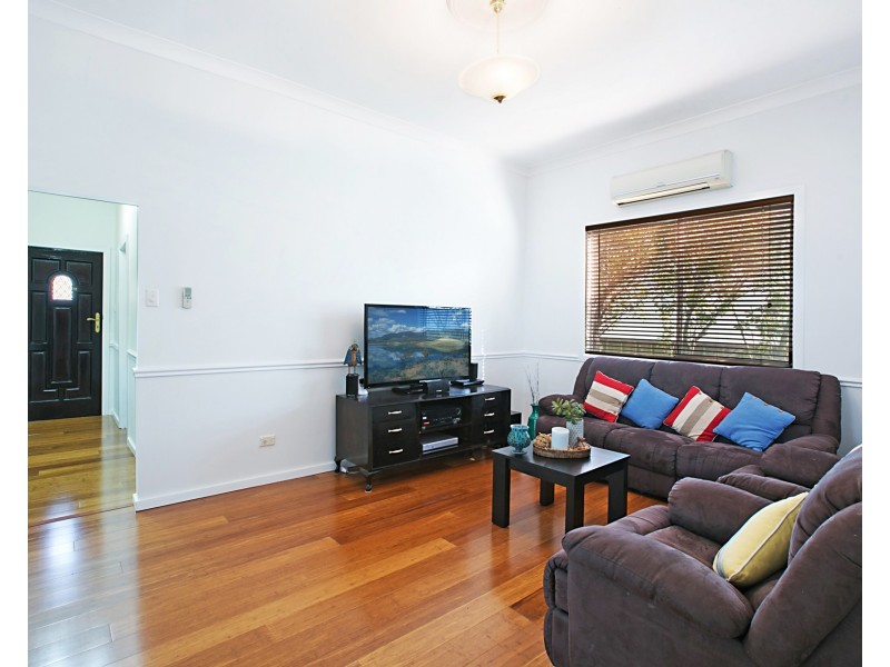 4 Young Road, Broadmeadow NSW 2292