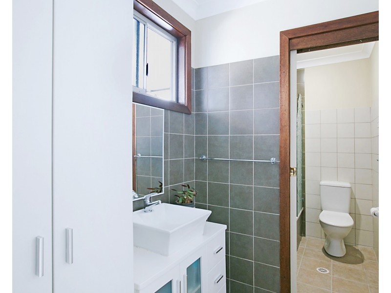 4 Young Road, Broadmeadow NSW 2292