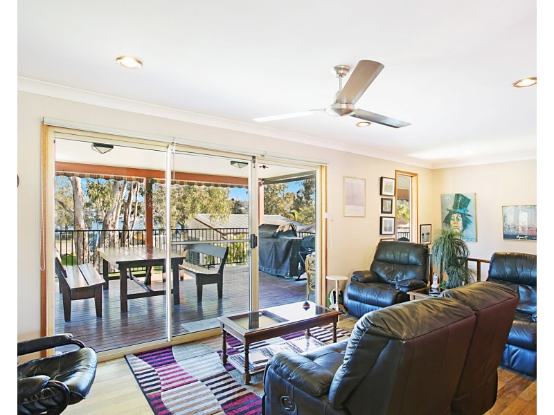 293 Watkins Road, Wangi Wangi NSW 2267