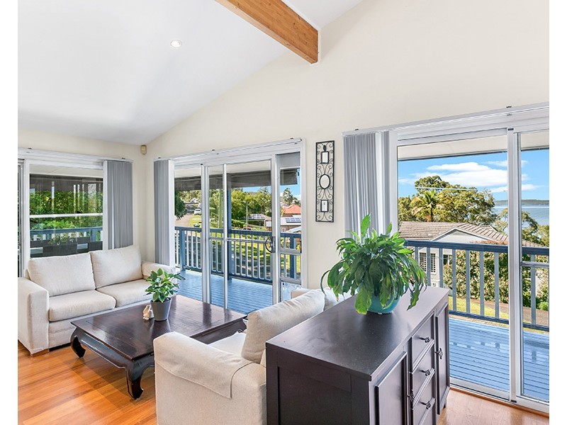 235 Dobell Drive, Wangi Wangi NSW 2267