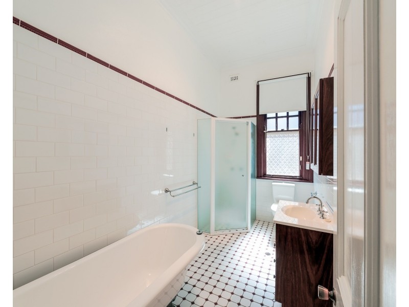 148 Denison Street, Hamilton NSW 2303