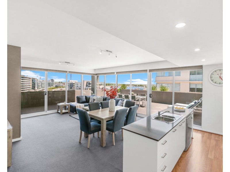 605/14 Honeysuckle Drive, Newcastle NSW 2300