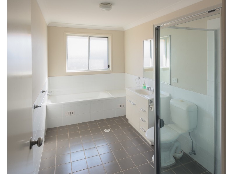 37 Wigeon Chase, Cameron Park NSW 2285