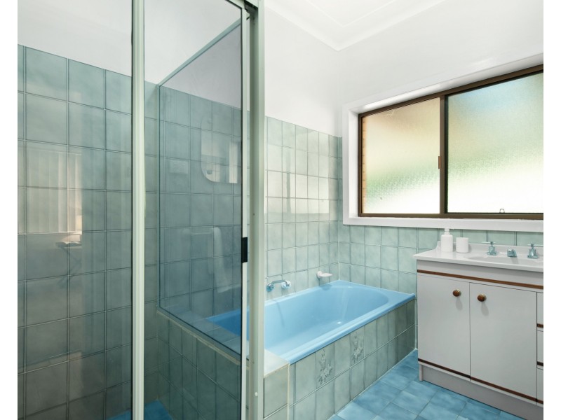 19 Kuranda Crescent, Kotara NSW 2289