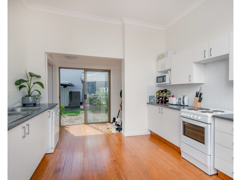 21 Robertson Street, Carrington NSW 2294