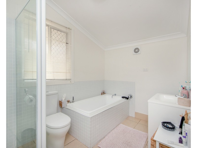 21 Robertson Street, Carrington NSW 2294