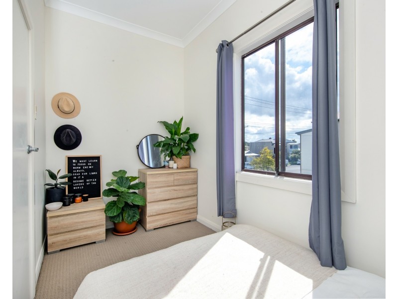 21 Robertson Street, Carrington NSW 2294