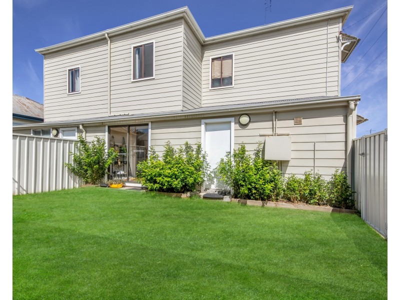 21 Robertson Street, Carrington NSW 2294