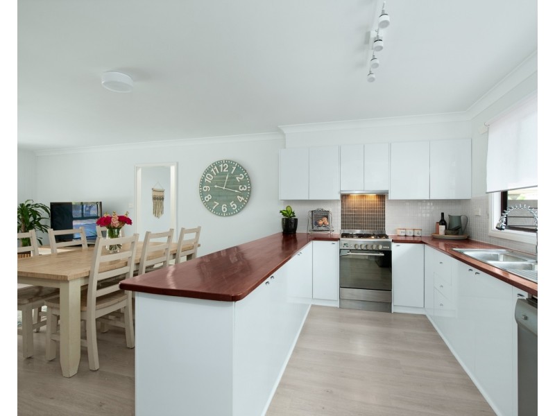 1/2 Lena Close, Whitebridge NSW 2290