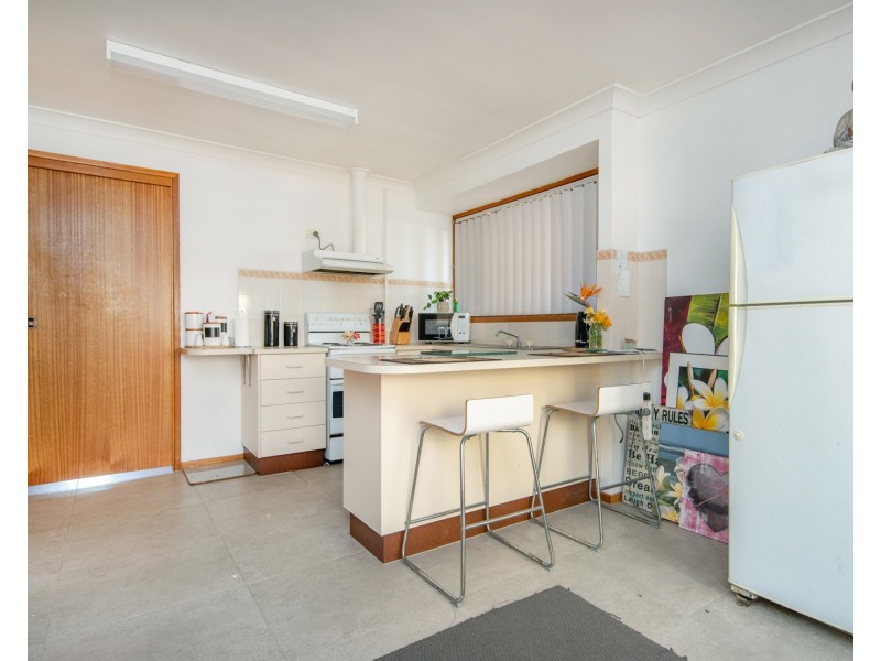 2/12 John Street, Cardiff South NSW 2285