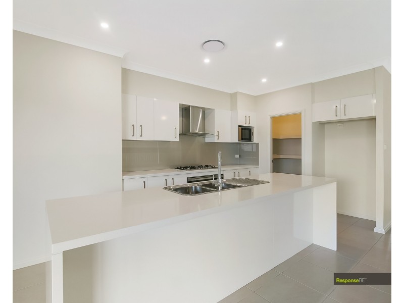 6 Redden Crescent, Riverstone NSW 2765