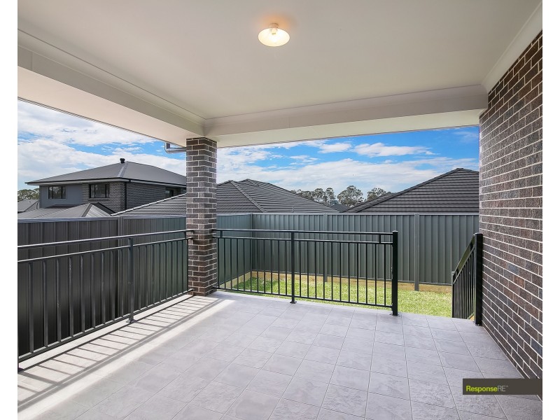6 Redden Crescent, Riverstone NSW 2765