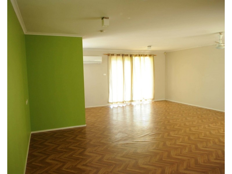 12 Scaddan Street, Quakers Hill NSW 2763