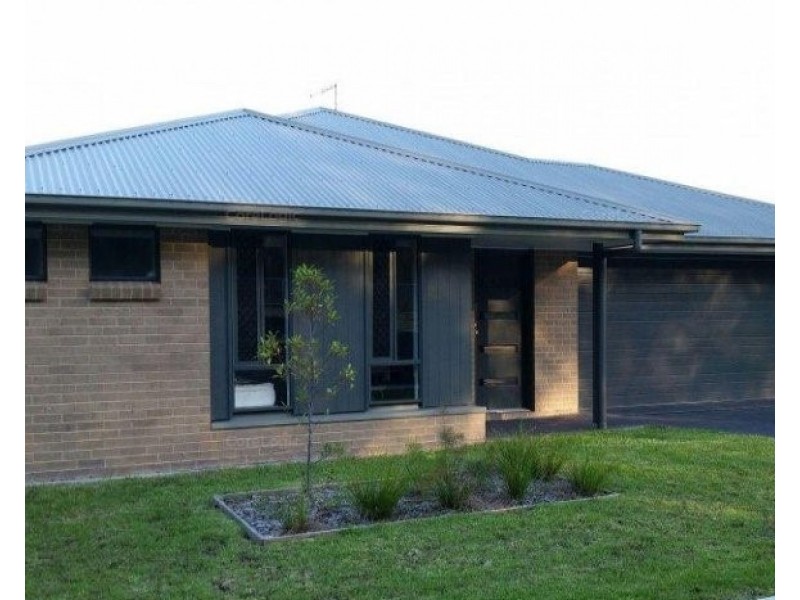 24 Bluestone Drive, Glenmore Park NSW 2745