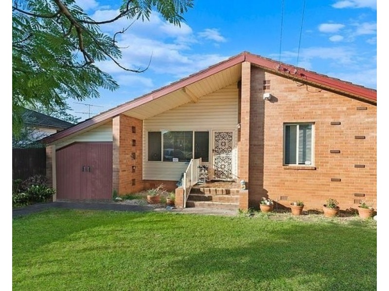 8 Popondetta Road, Whalan NSW 2770