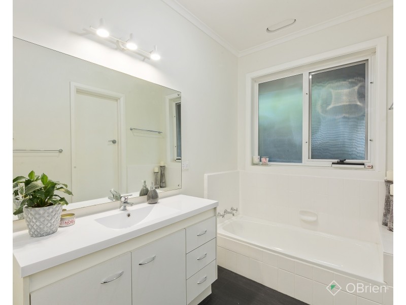 61 Centre Dandenong Road, Cheltenham VIC 3192