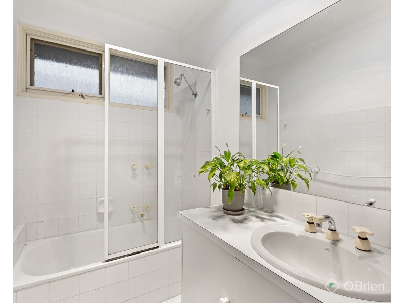 100 Dalgetty Road, Beaumaris VIC 3193