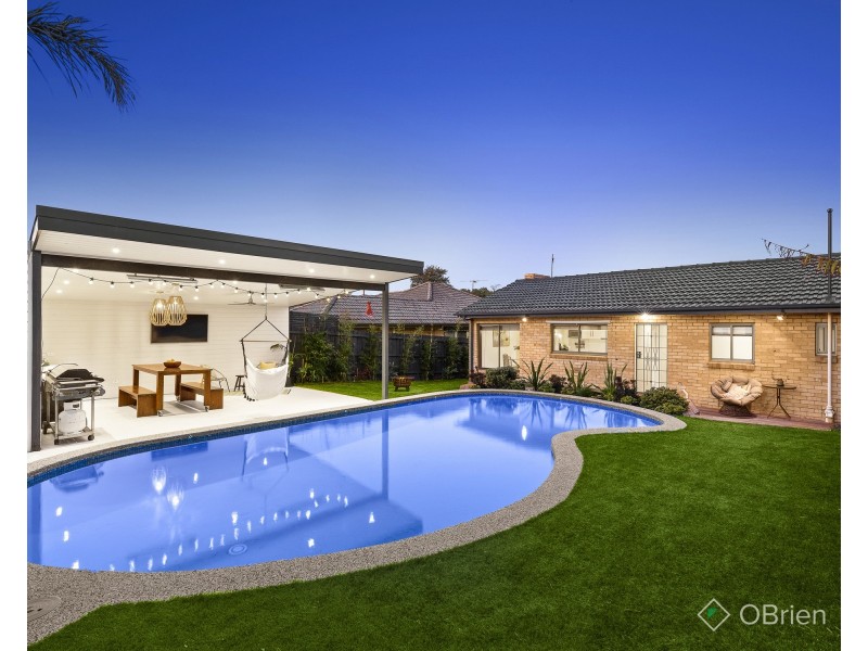 21 Merton Close, Cheltenham VIC 3192