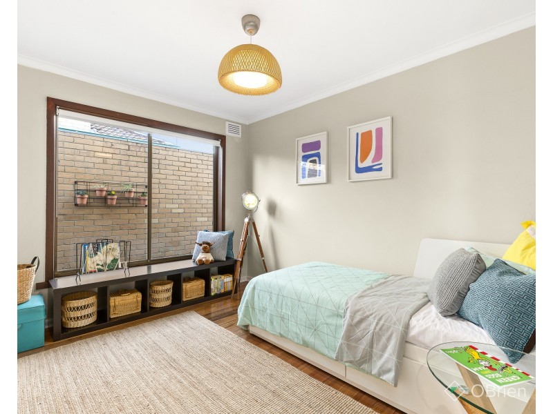 21 Merton Close, Cheltenham VIC 3192