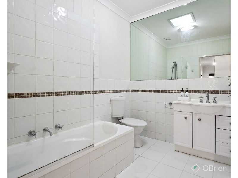 29 Merton Close, Cheltenham VIC 3192