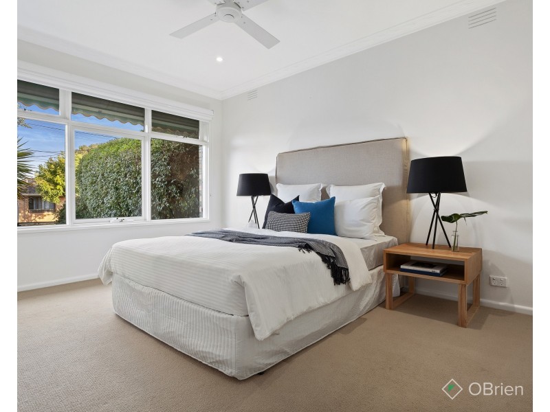 29 Merton Close, Cheltenham VIC 3192