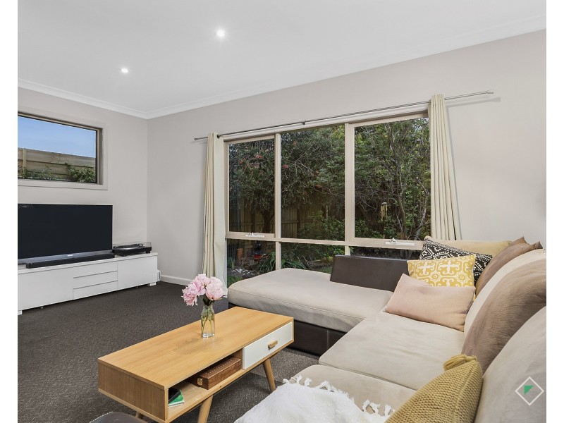 8 Eila Close, Cheltenham VIC 3192