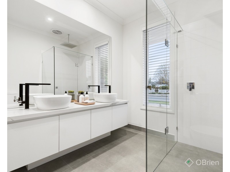 7 Bayliss Court, Cheltenham VIC 3192