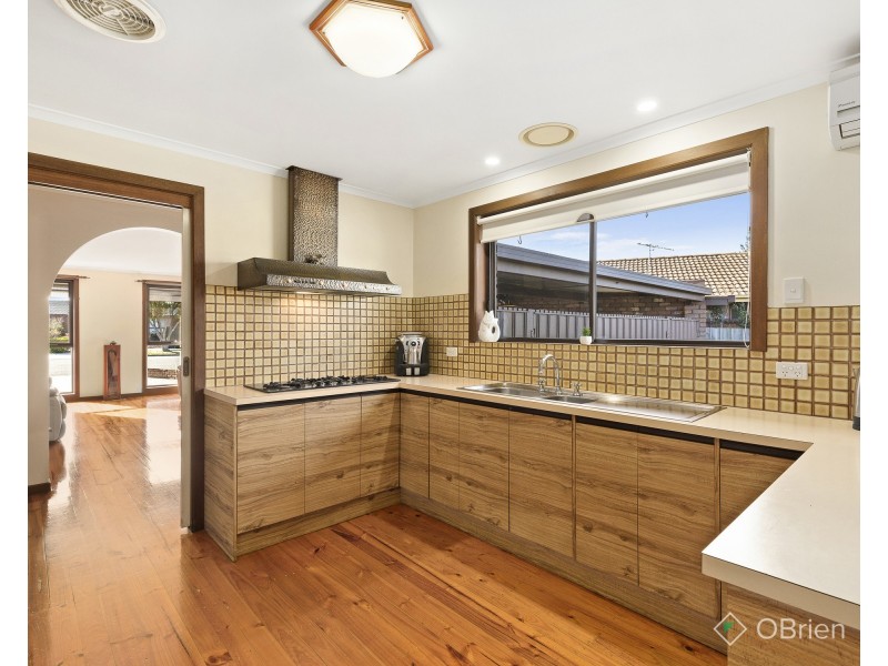 8 Seville Court, Cheltenham VIC 3192