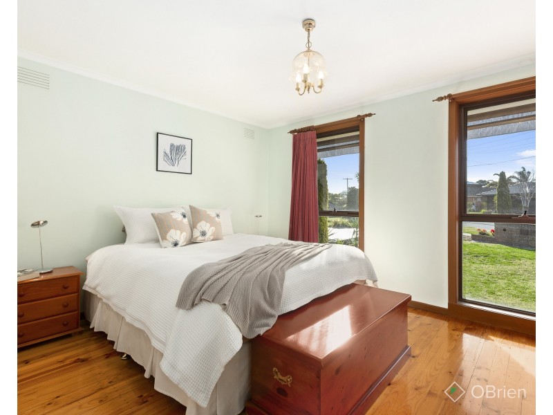 8 Seville Court, Cheltenham VIC 3192