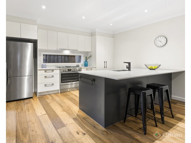 2 Clyve Avenue, Mentone VIC 3194