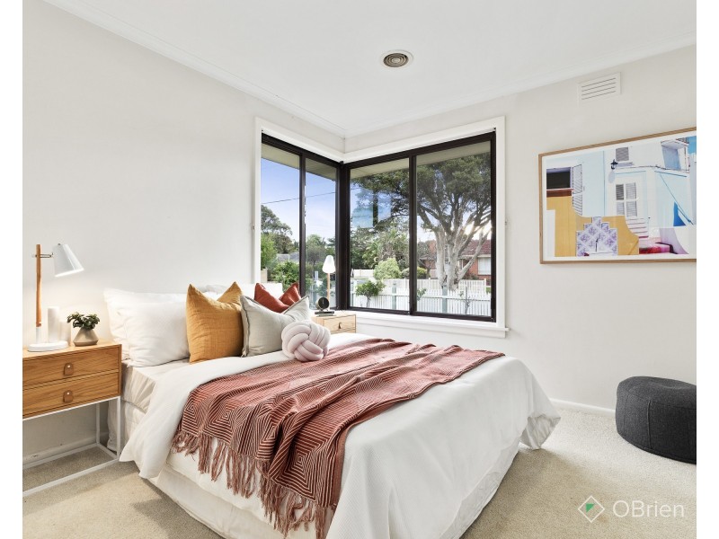 8 Jacaranda Avenue, Cheltenham VIC 3192