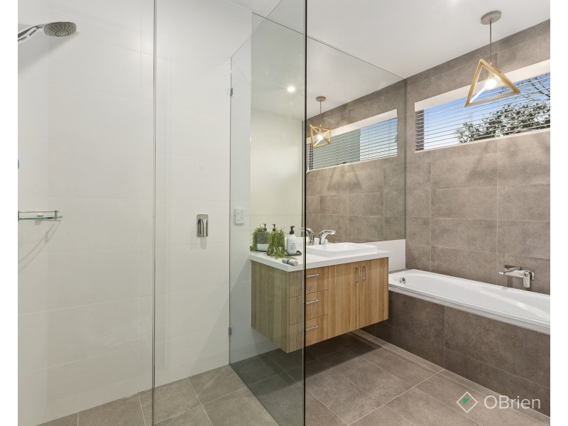 2c Cochrane Avenue, Mentone VIC 3194