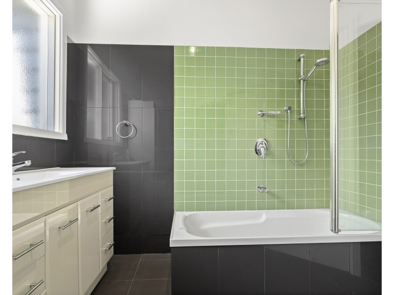 2 Ward Street, Cheltenham VIC 3192