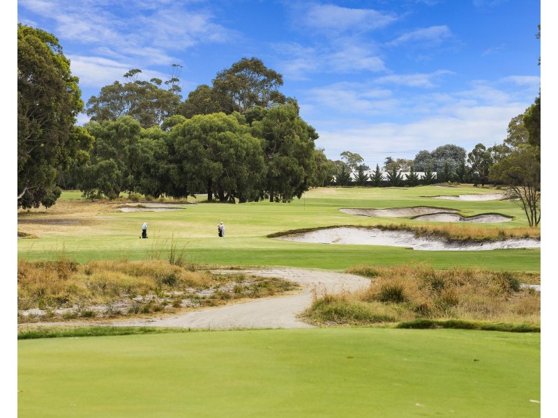 2/28 Weatherall Road, Cheltenham VIC 3192