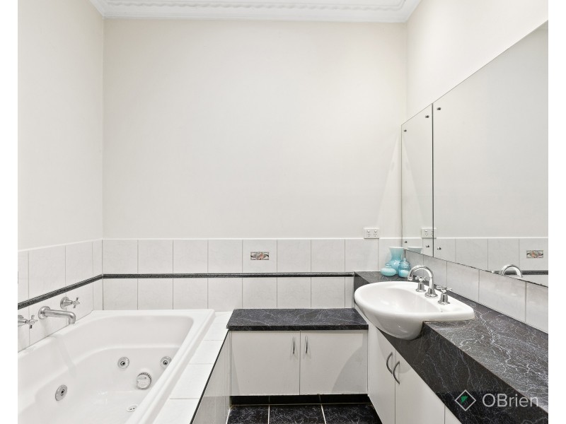 5 Peter Avenue, Parkdale VIC 3195