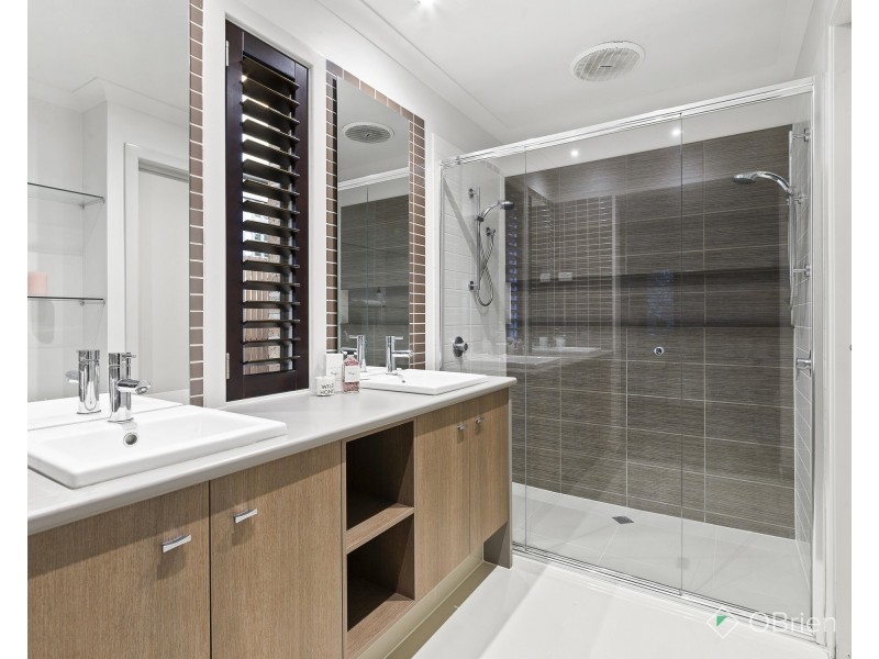 18 Barker Street, Cheltenham VIC 3192