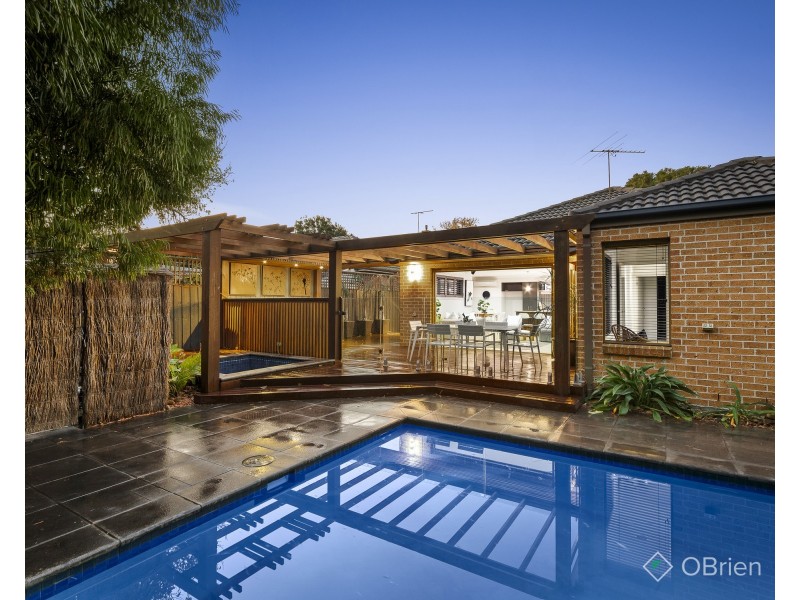 18 Barker Street, Cheltenham VIC 3192