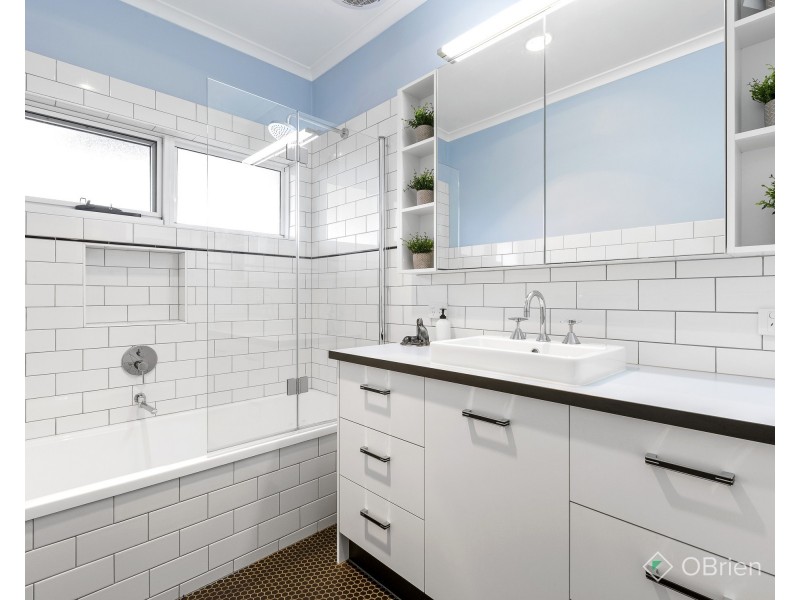 6 Robross Street, Cheltenham VIC 3192