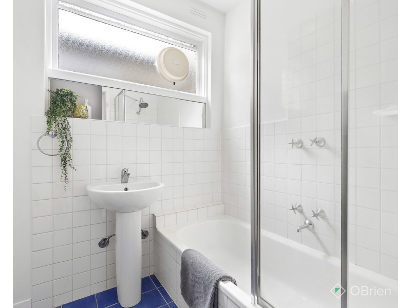 2/10 Commercial Road, Mentone VIC 3194