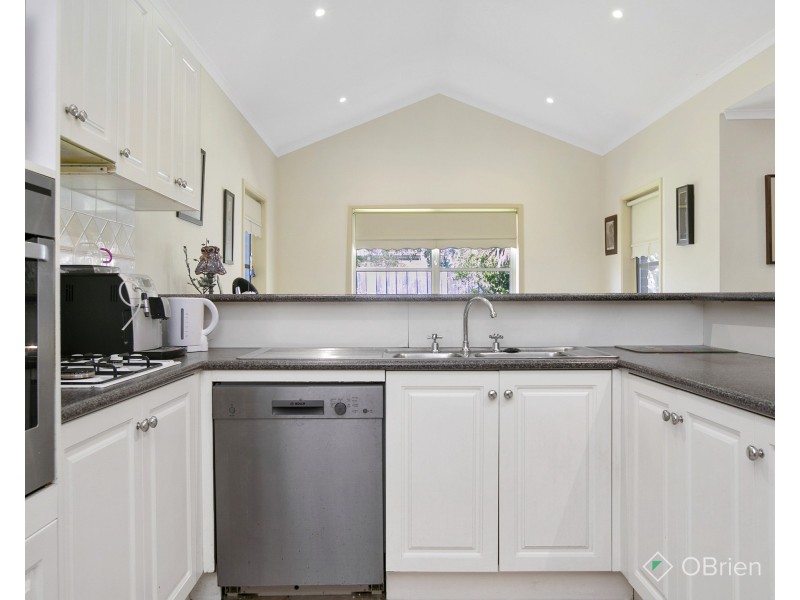 16 Boormanii Drive, Mornington VIC 3931