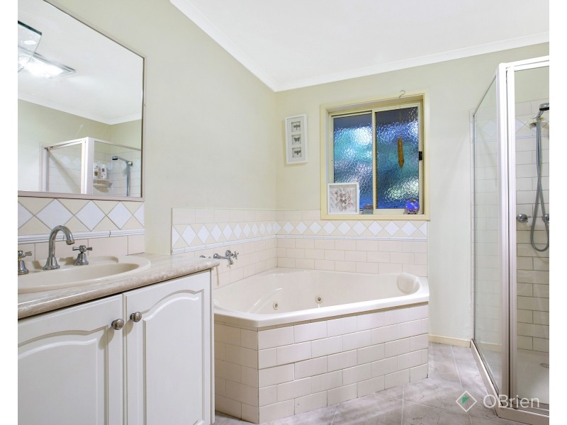 16 Boormanii Drive, Mornington VIC 3931