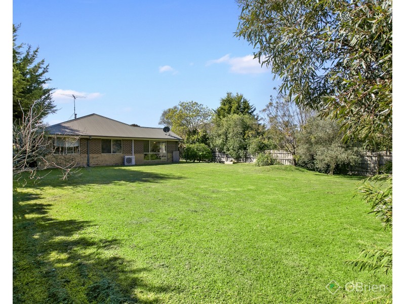 16 Boormanii Drive, Mornington VIC 3931