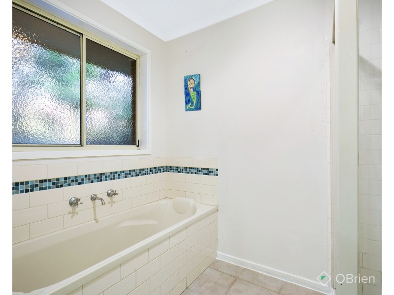 16 Boormanii Drive, Mornington VIC 3931